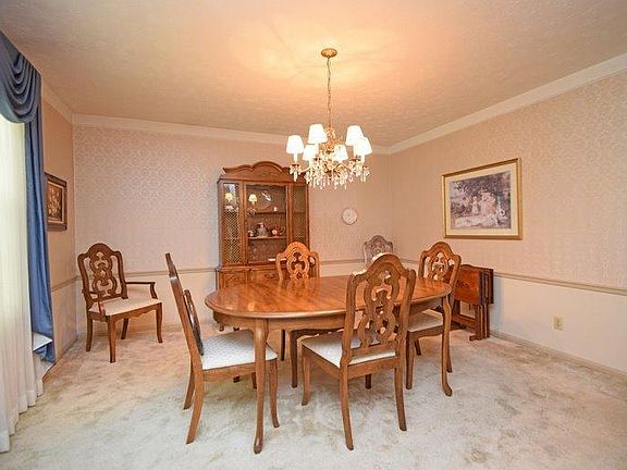 4th image of 7233 Greenfarms Dr