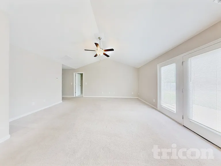 219 Plains Dr — Photo 2