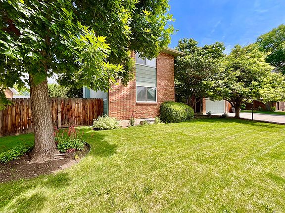 2nd image of 1017 S Redbud Dr