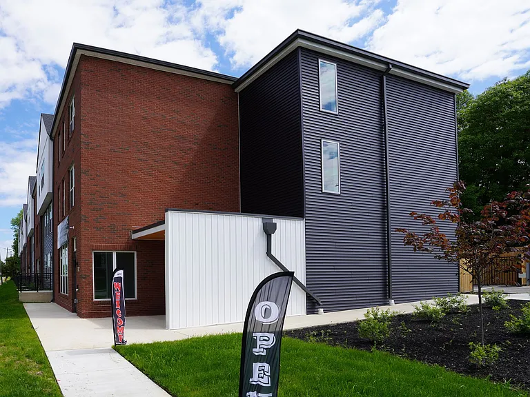 476 Taylor Apartments — Photo 20