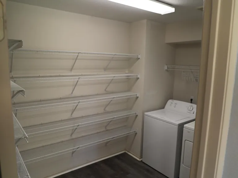 Great storage space and w/d included