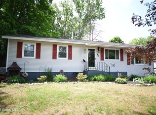 57 Trottingham Rd, Saratoga Springs, NY 12866