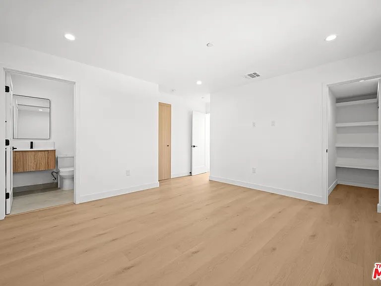 839 N Detroit St — Photo 21