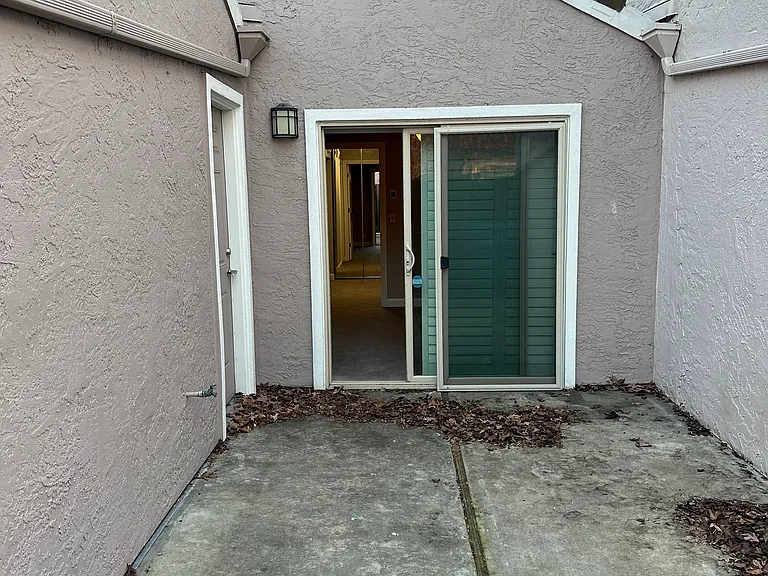 2506 Roblar Ln — Photo 15