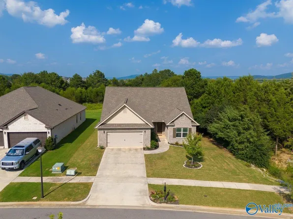7475 Chaco St, Owens Cross Roads, AL 35763