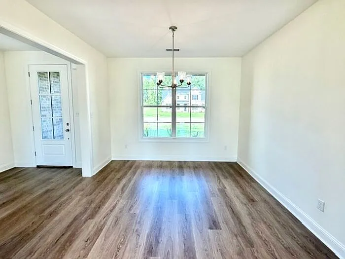 7425 Newbury Dr — Photo 4