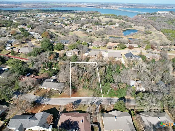 8217 Mosswood Dr, Woodway, TX 76712