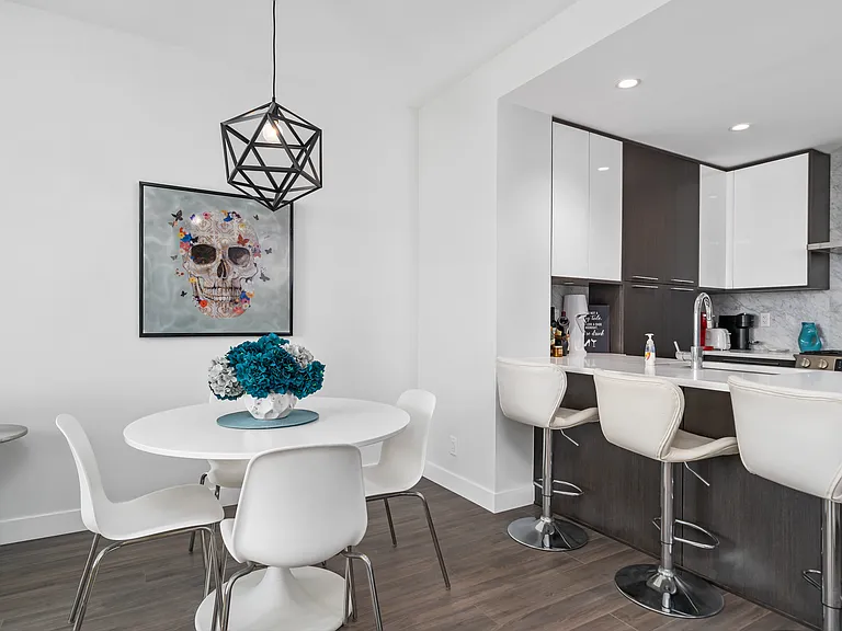 930 16th Ave SW #1704 — Photo 9