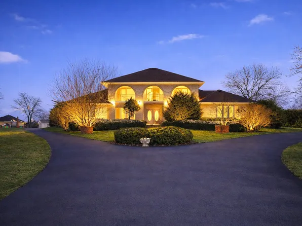 13335 Silver Fox Dr, Lemont, IL 60439