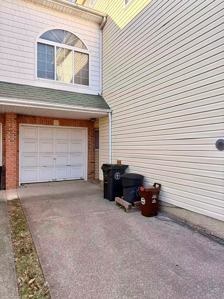 Building Photo - 63 Borman Ave #1