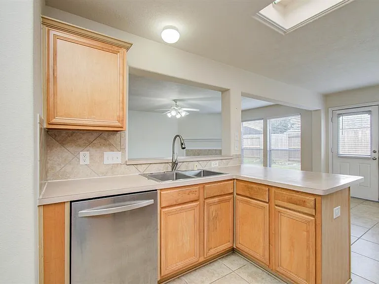12026 Parkers Hideaway Dr — Photo 15