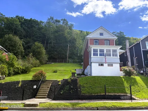 332 Pennsylvania Ave, Renovo, PA 17764