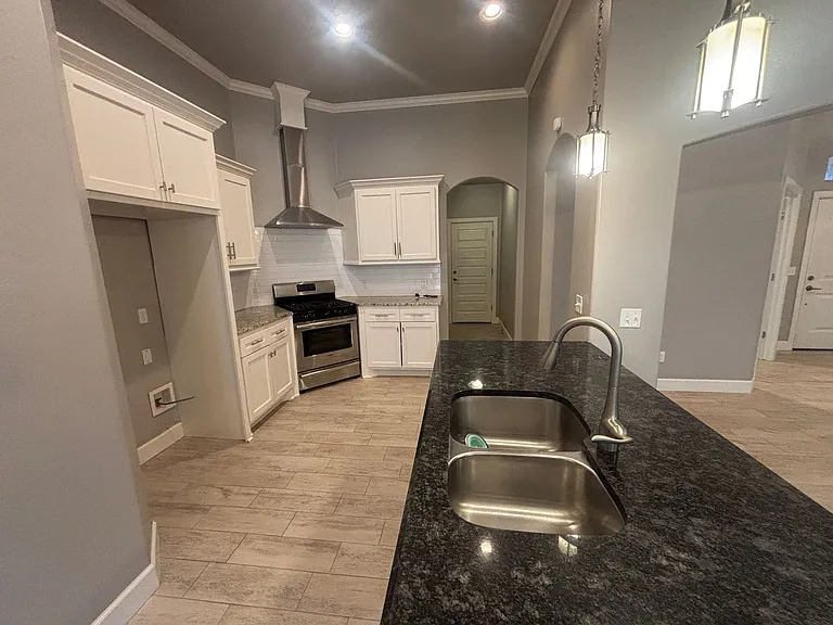 6608 Bentley Dr — Photo 4