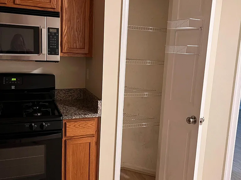 30 Amberstone Ct #30H — Photo 3