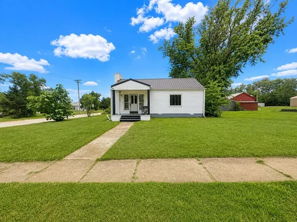 323 E Elm St, Lincoln, KS 67455