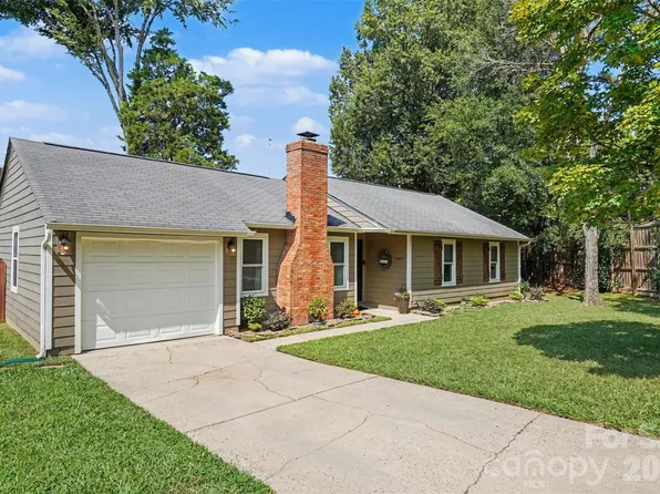 11407 Treebark Dr, Pineville, NC 28134