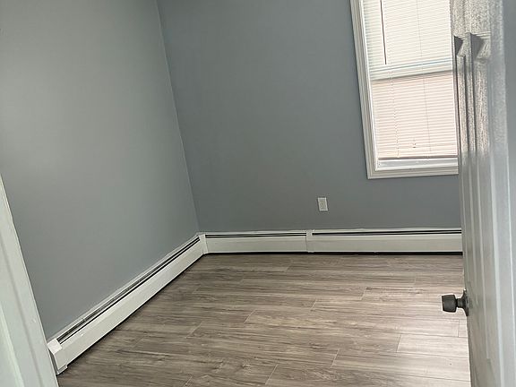 5th image of 654 3rd St #1