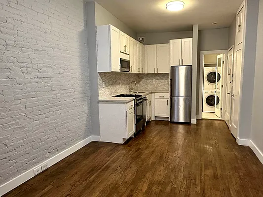 Rented by Tourma Realty LLC | media 32