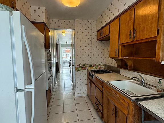 5th image of 2445 E 63rd St