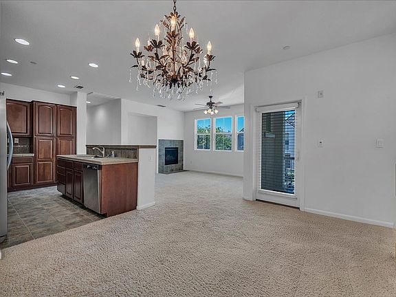 2nd image of 2901 Esplanade Cir