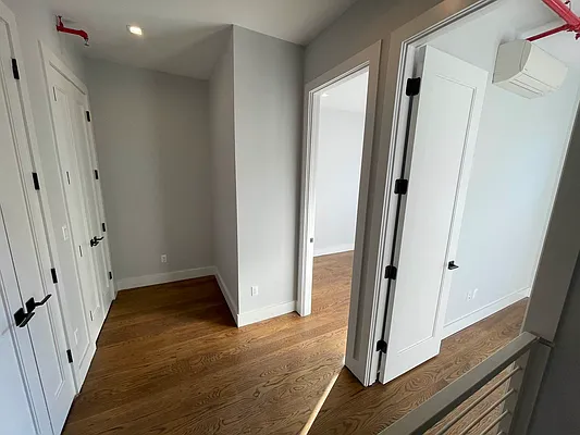 Rented by Delmark Realty LLC | media 8