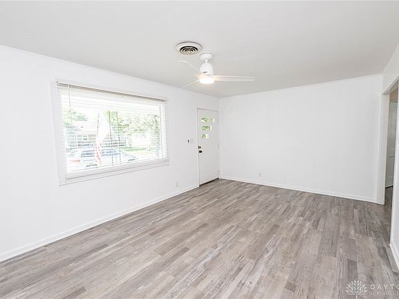3rd image of 131 William St