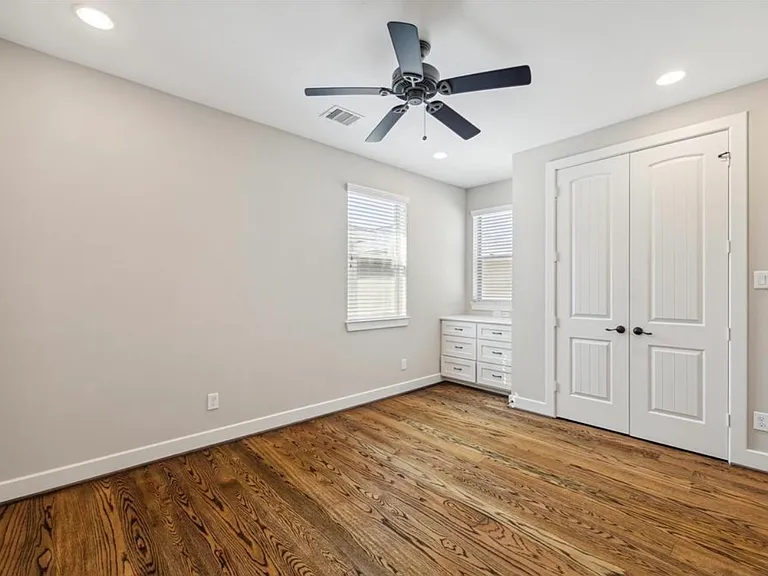 2441 Charleston St #B — Photo 10