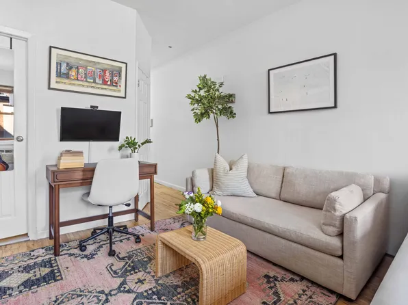 335 West 21st Street 3RE image 3 of 6