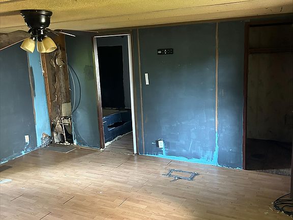 4th image of 107 J Lynn Ln