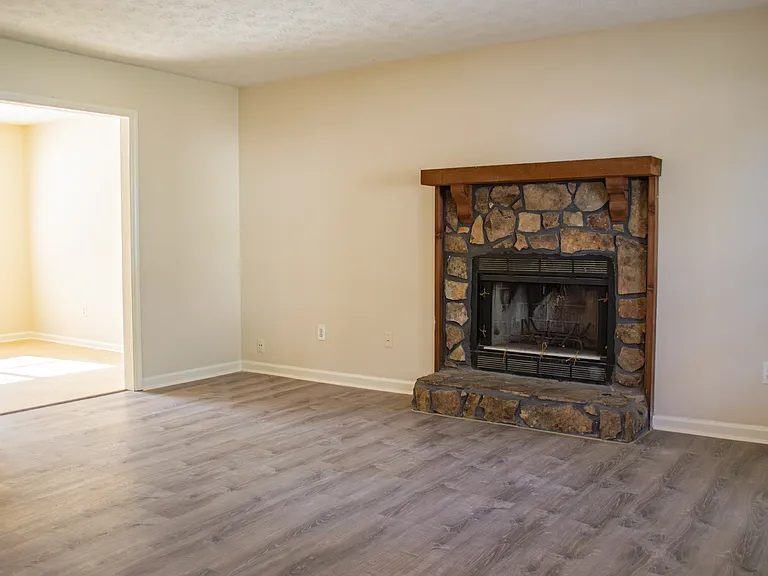 608 Wood Knoll Ct — Photo 7