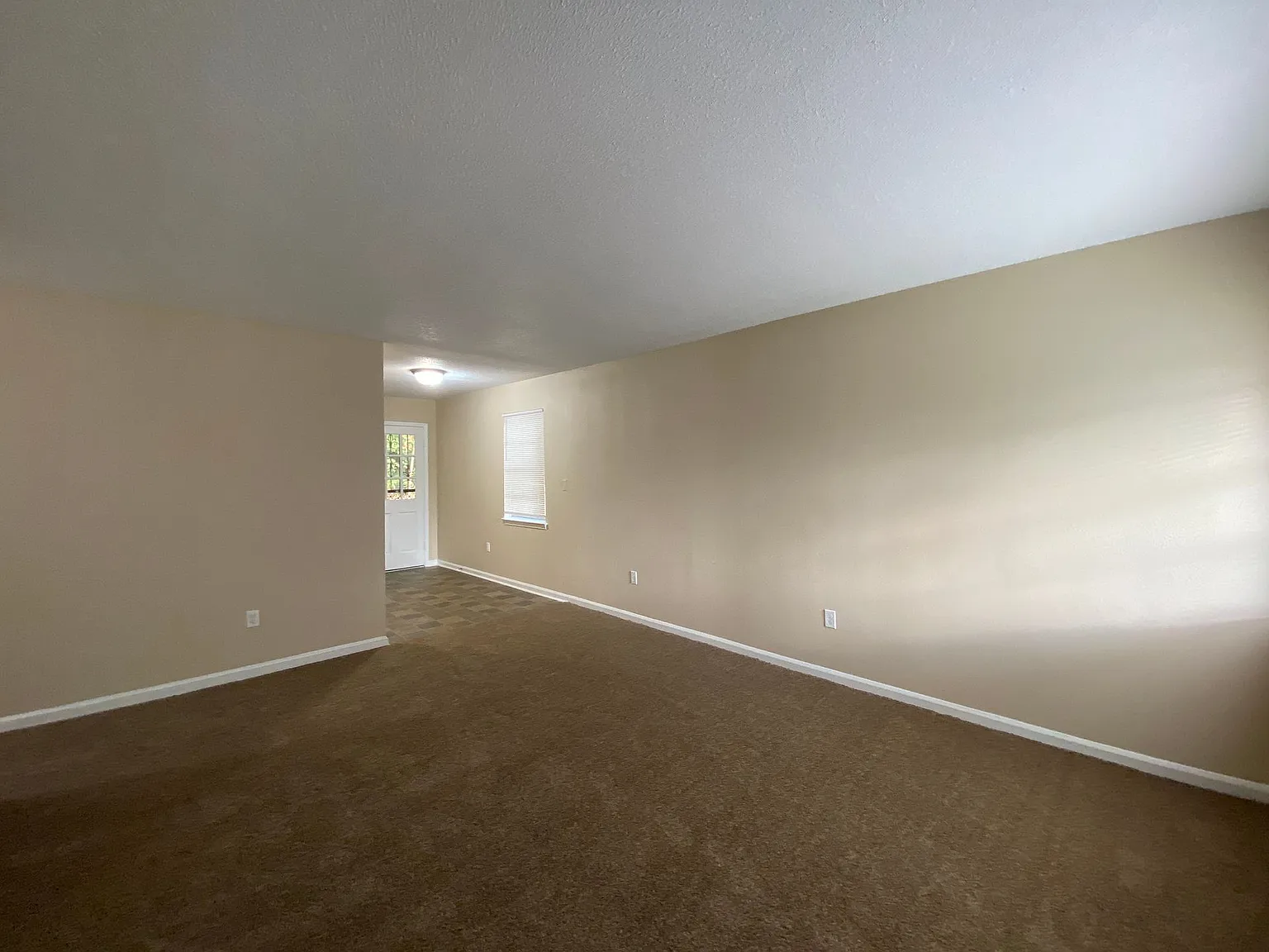 4665 Royal Ridge Dr — Photo 3