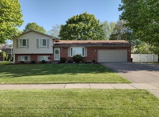 1200 Springview Dr, Flushing, MI 48433