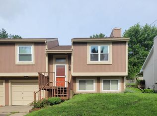 3517 SW Eveningside Dr, Topeka, KS 66614
