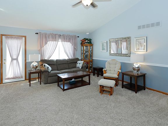 4608 Yellow Pine Lane-104