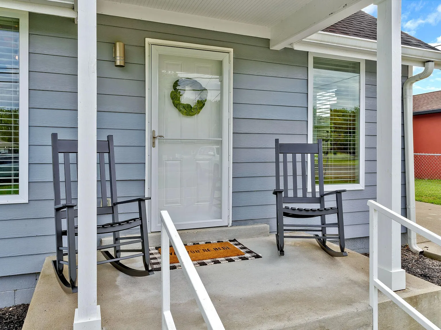 209 Campus Dr — Photo 2