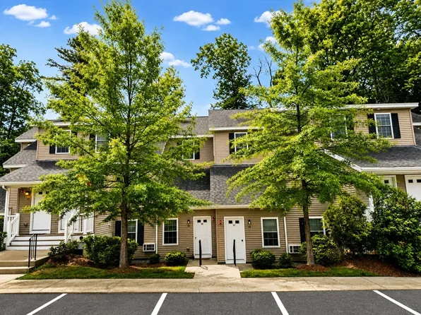 33 McGillen Dr #33, Leominster, MA 01453