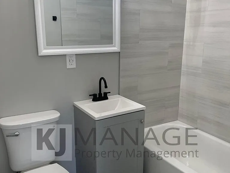 32443 Muskegon Ct — Photo 12