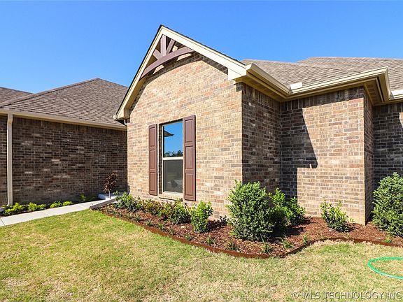 2nd image of 1440 Mabelle Dr