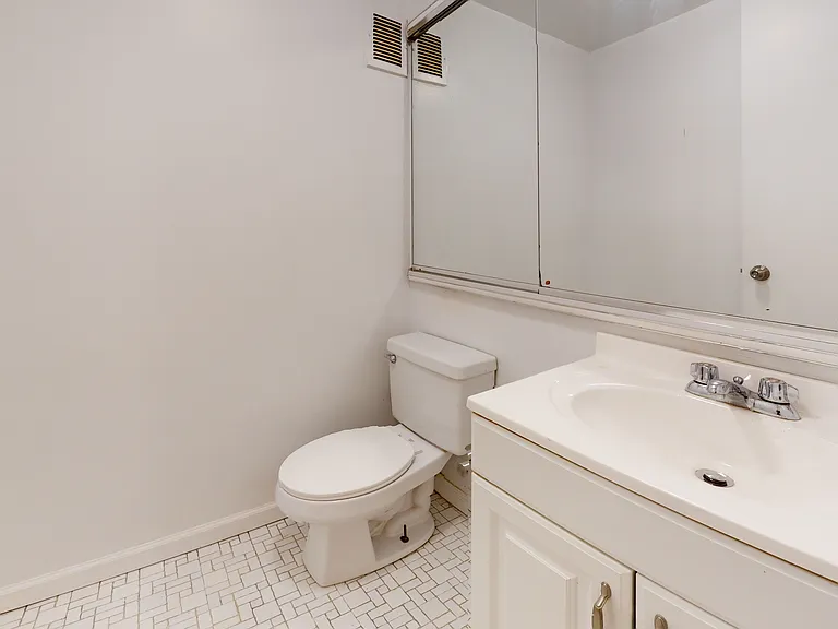 365 W 52nd St #1B — Photo 12