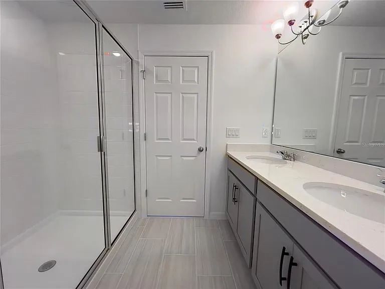 490 Thompson Village Ave — Photo 16