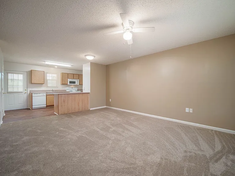 17960 Arrowhead Cir — Photo 4