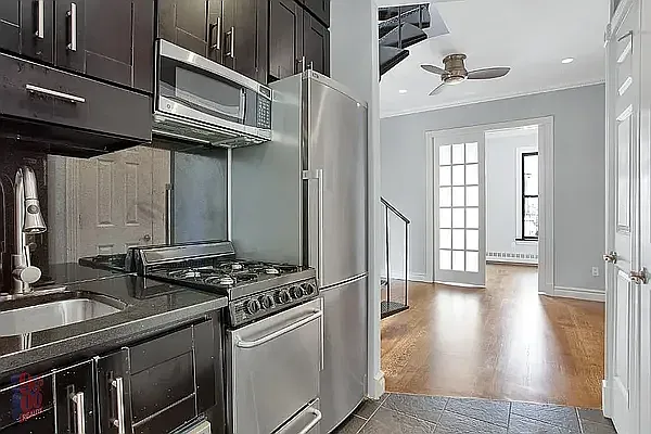 Rented by REAL New York | media 9