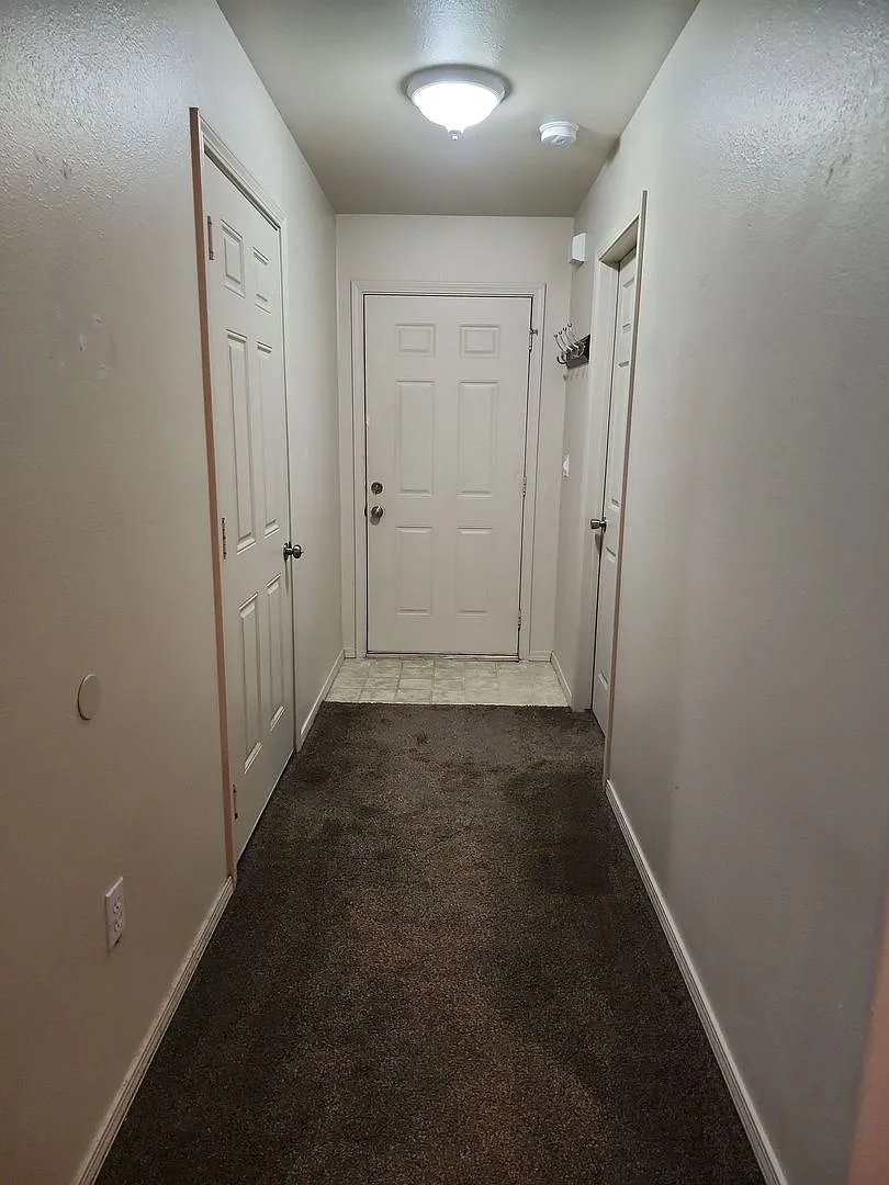 3 bed 2 bath w/ garage in Ephrata — Photo 2