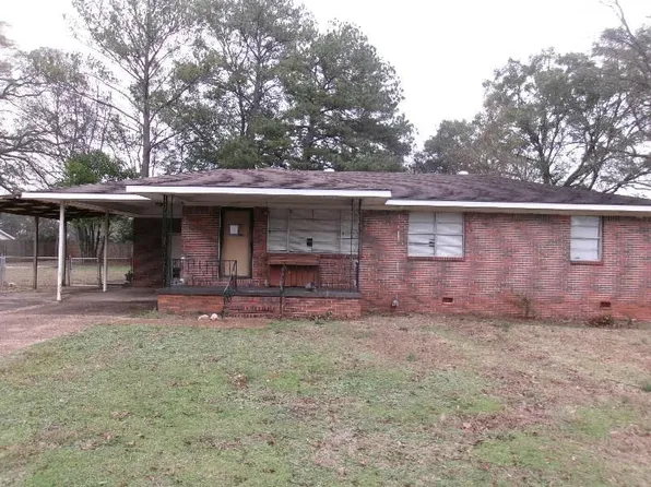 2707 Clyburne St, Bessemer, AL 35023