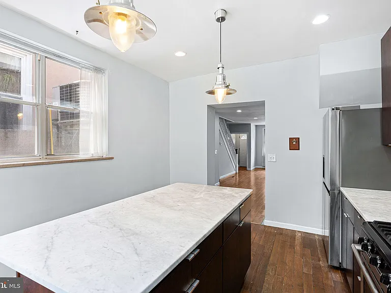 1240 Federal St — Photo 11