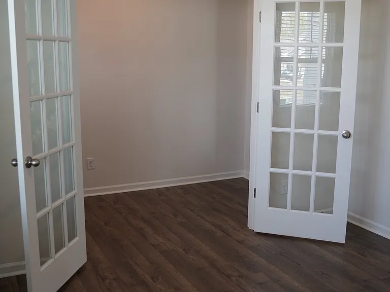 670 Hollyrose Cir — Photo 5
