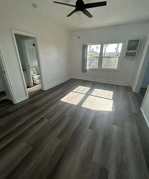 2500 S Hobart Blvd — Photo 5