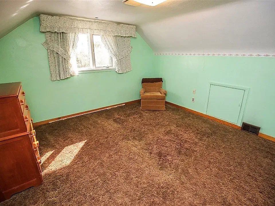123 E Mifflin St #2