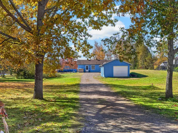 562 Bayview Dr, Whitewater Region, ON K0J 2L0