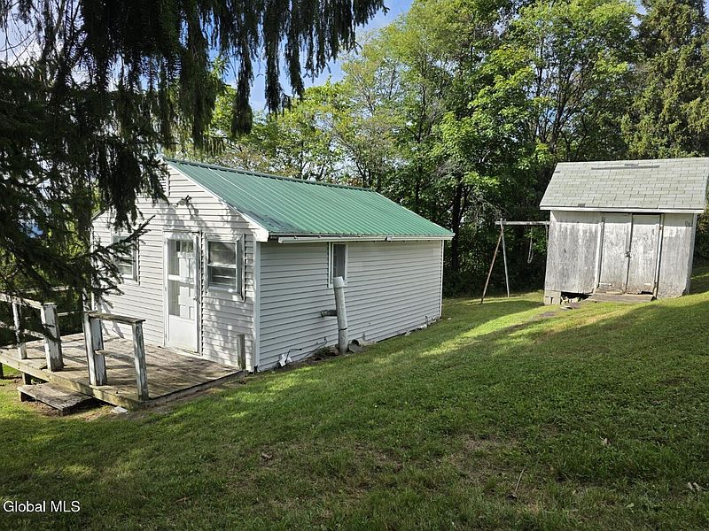5th image of 414 Cross Hill Road